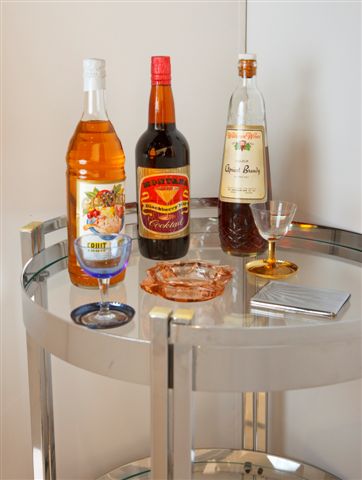 drinkstrolley_1950s.jpg drinkstrolley_1950s.jpg